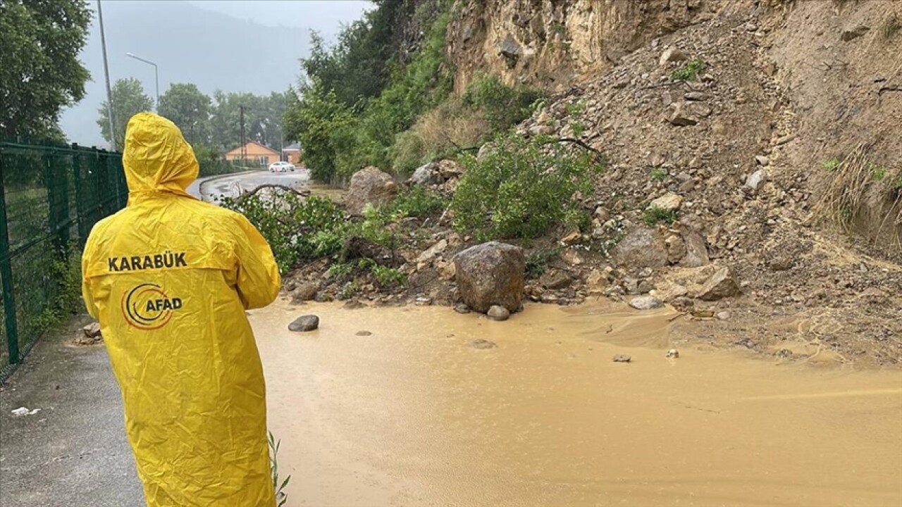 Karabük'te sağanak etkili oluyor