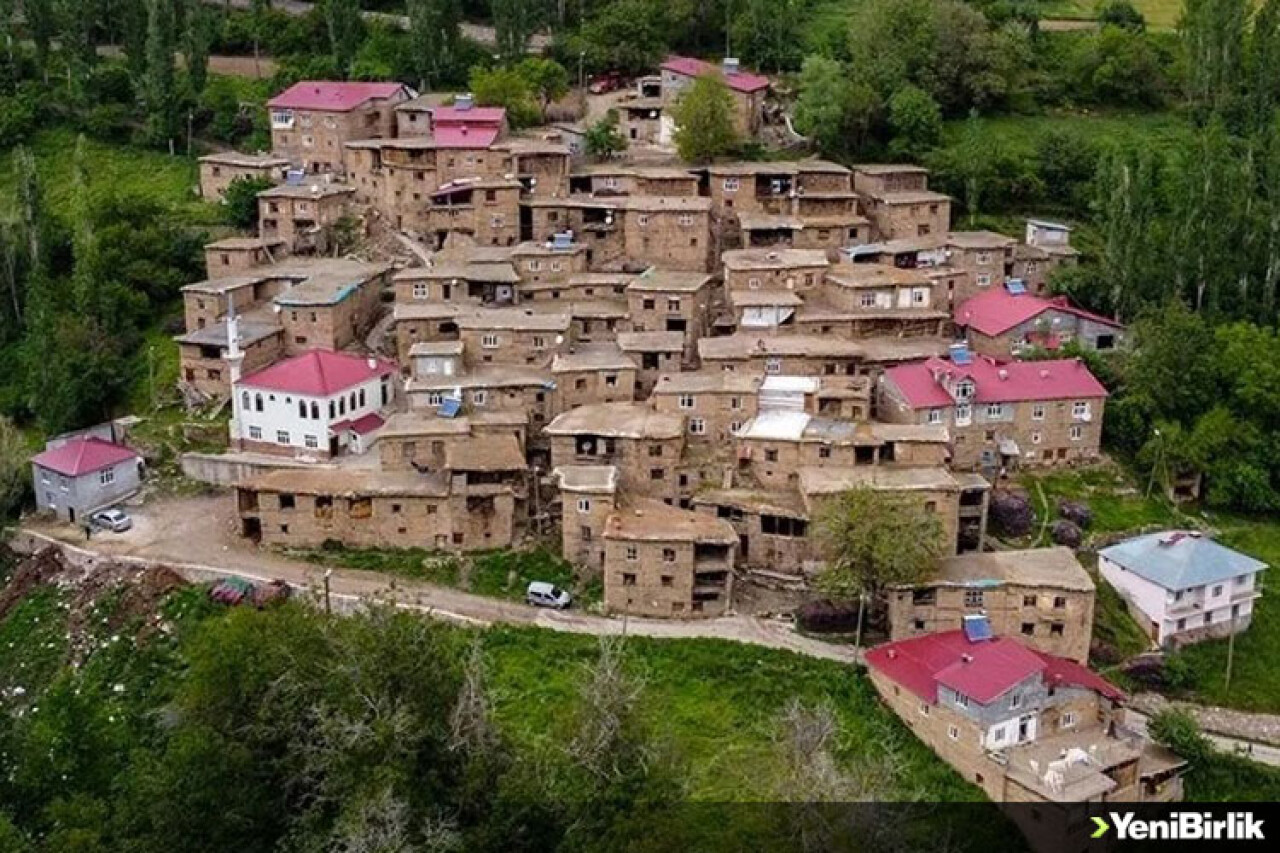 Bitlis'teki tarihi taş evler doğaseverlerin gözde rotalarından biri oldu