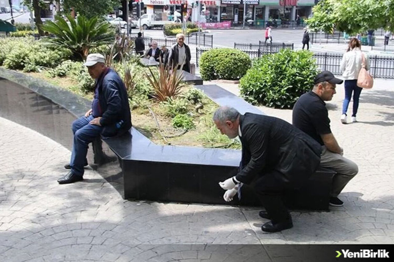 Tekirdağ'da, "31 Mayıs Dünya Tütünsüzlük Günü"nde sokakta izmarit topladılar