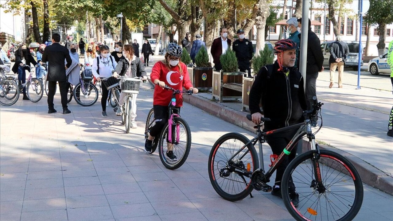 Çankırı'da bisiklet ve scooter kullanımını teşvik etmek için tur düzenlendi