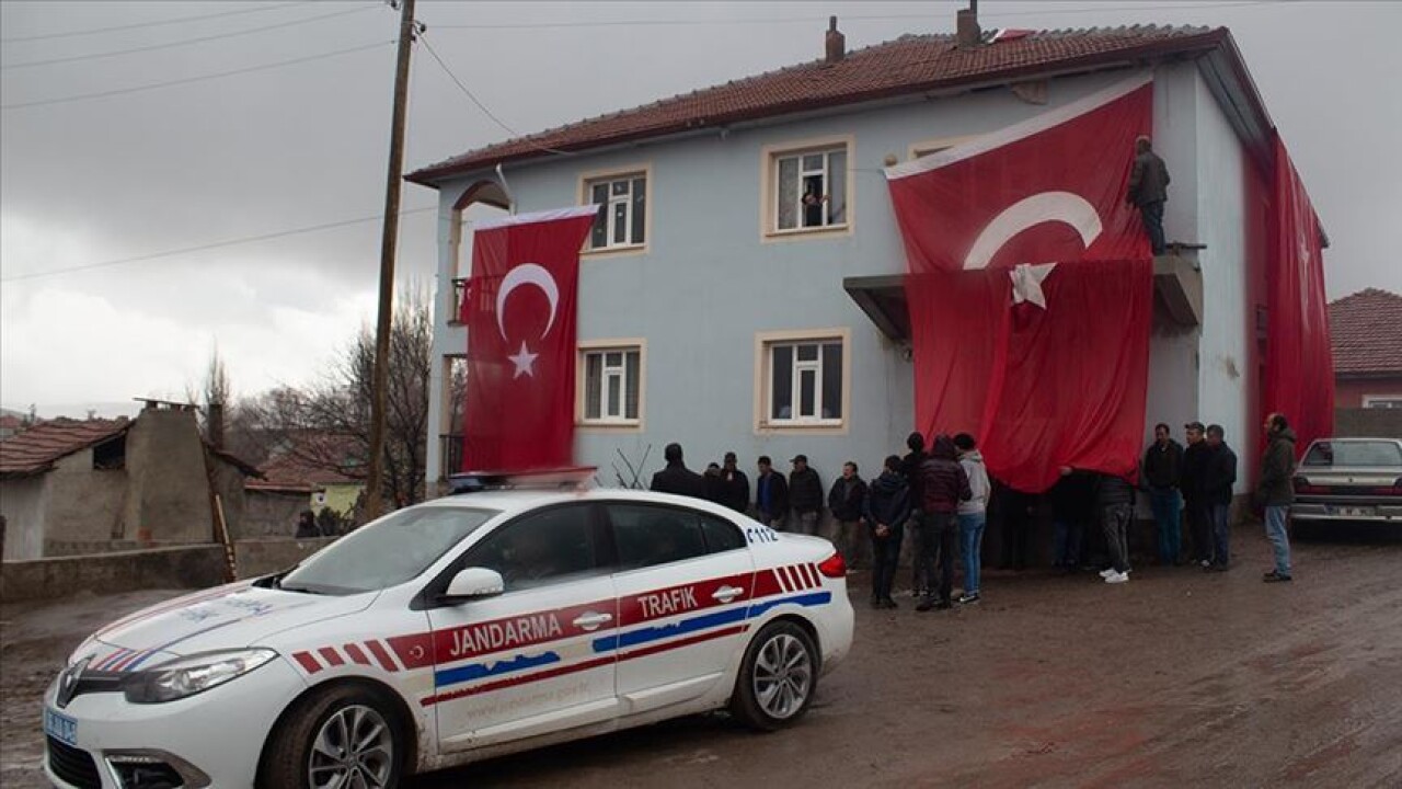 İdlib'de şehit olan Uzman Çavuş Özdemir'in ailesine acı haber verildi