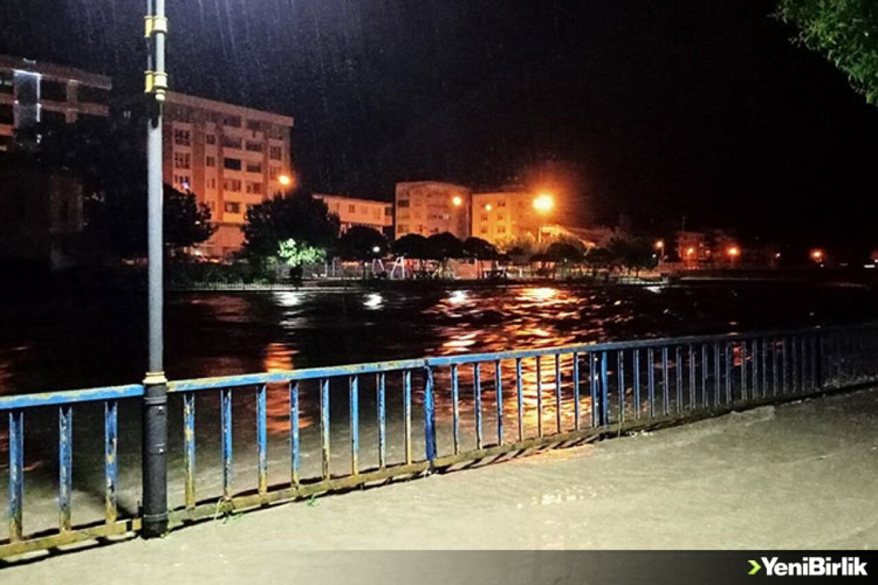 Samsun'da yağışlar nedeniyle Terme Çayı taştı