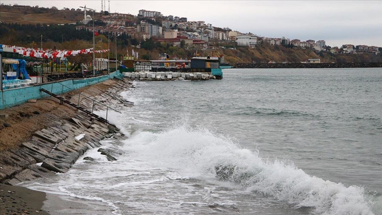 Tekirdağ'da poyraz deniz ulaşımını olumsuz etkiliyor