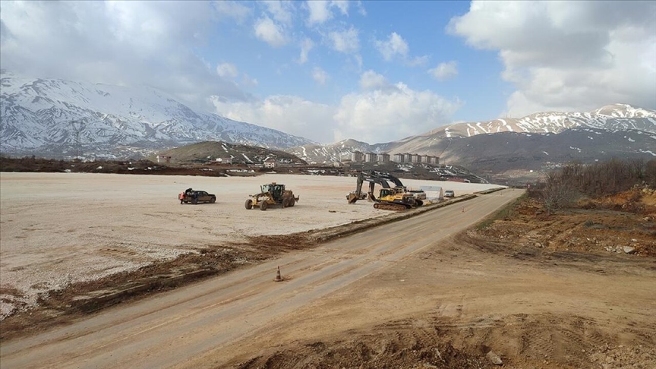 Adıyaman'ın Çelikhan ilçesinde 1500 konteynerlik kent inşa ediliyor