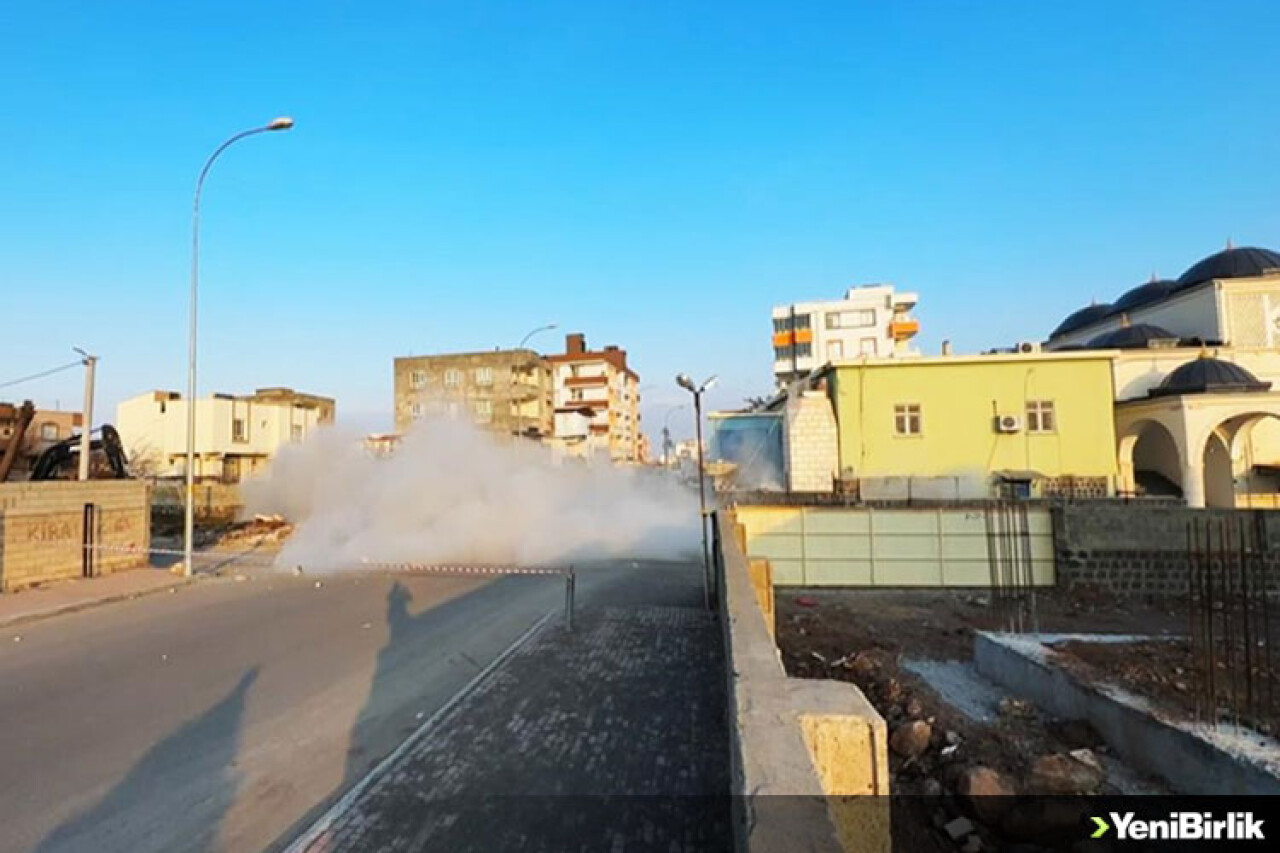 Şanlıurfa'da depremde hasar gören minarelerin yıkımı sürüyor