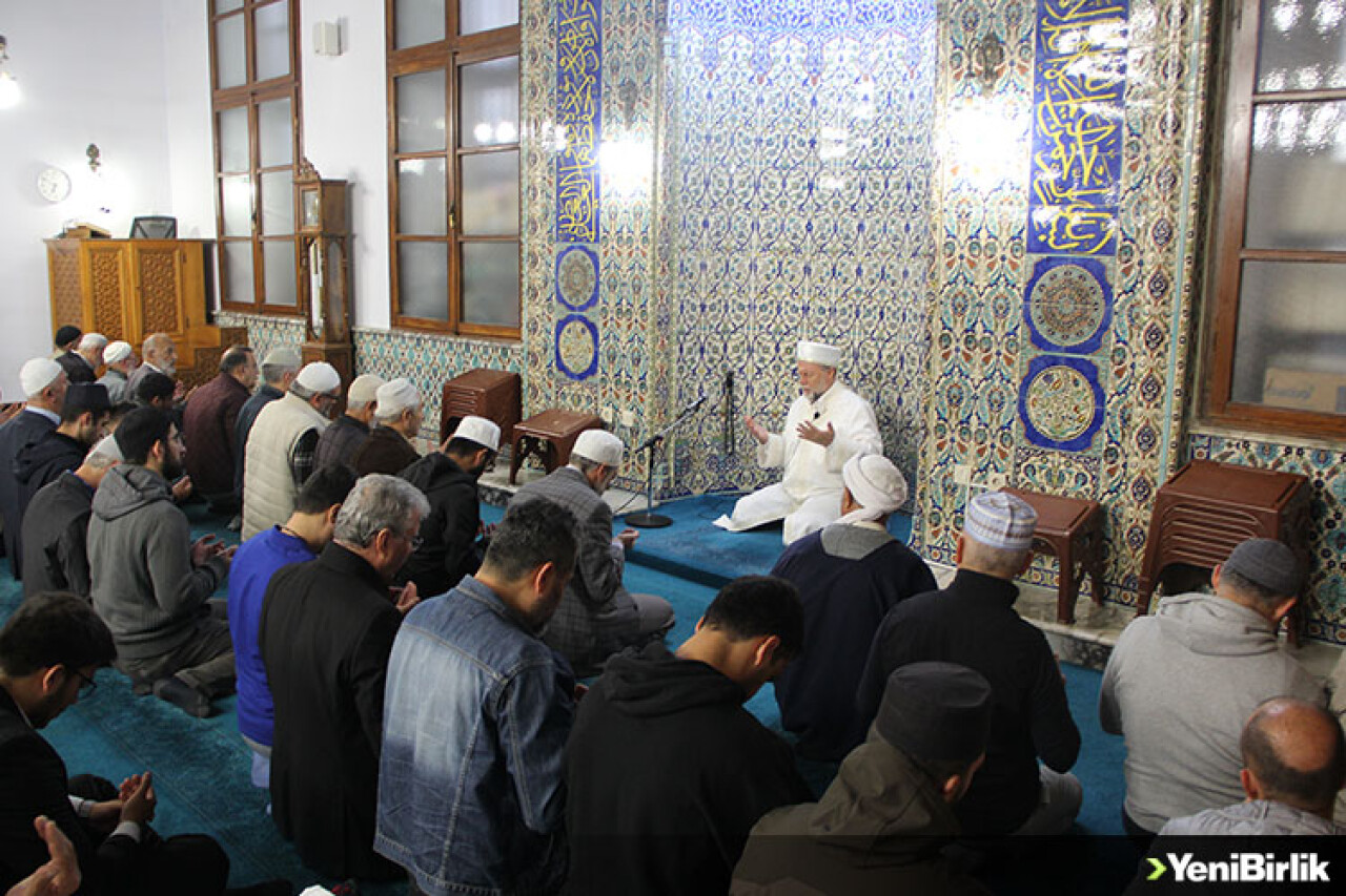 Sakarya'da sabah namazında Filistinliler için dua edildi