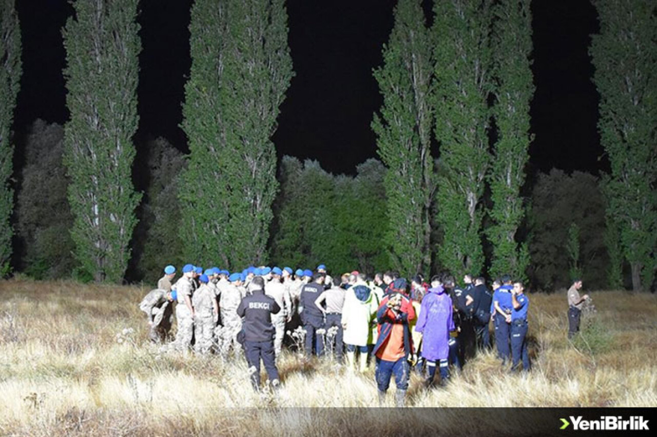 Aksaray'da selde mahsur kalan 13 kişi kurtarıldı, 1 kişinin cesedi bulundu