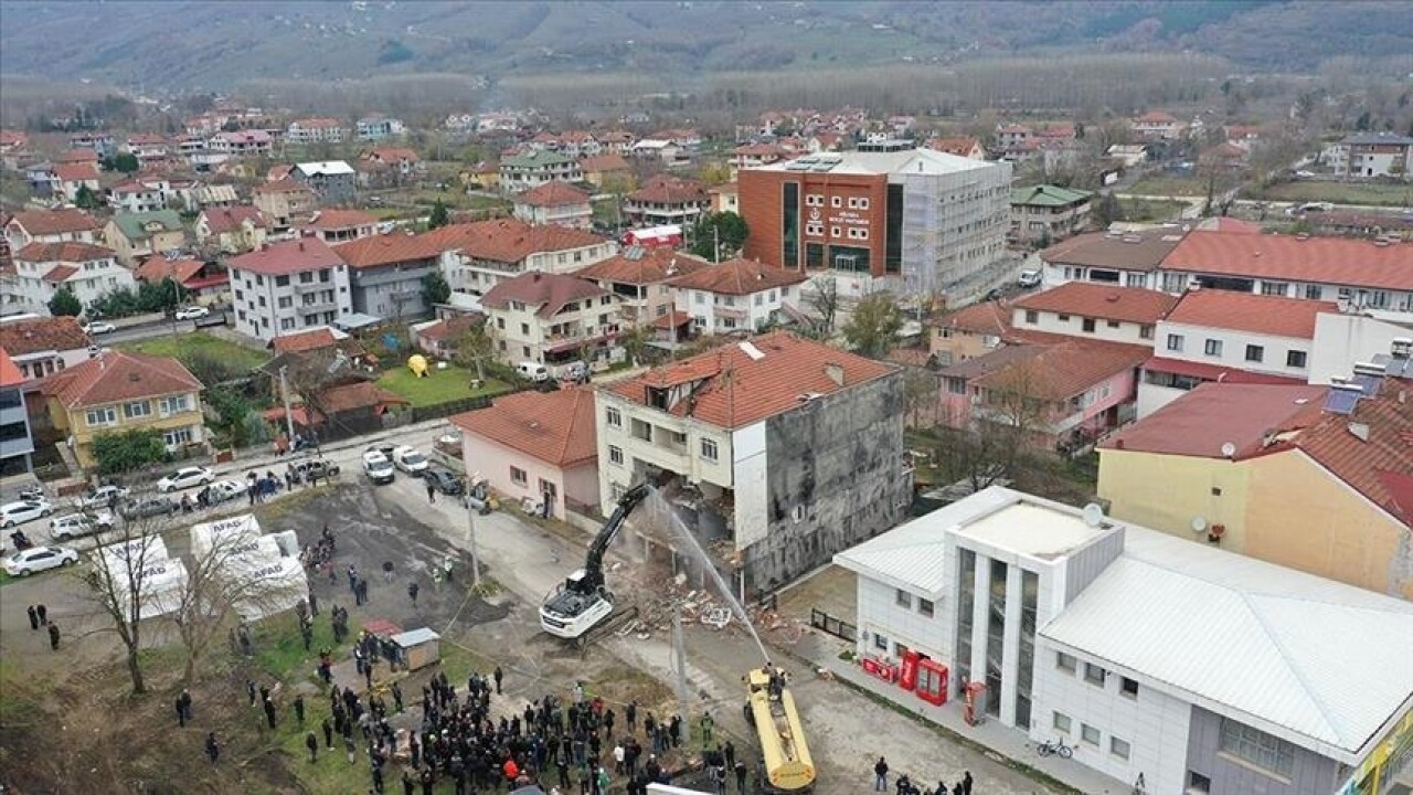 Düzce'de deprem yaralarının sarılması için 6 ay süreyle 200 kişiye istihdam