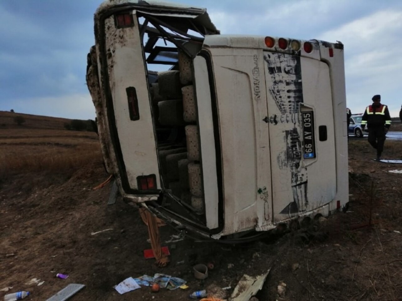 Yozgat'ta öğrencileri taşıyan otobüs devrildi: 26 yaralı