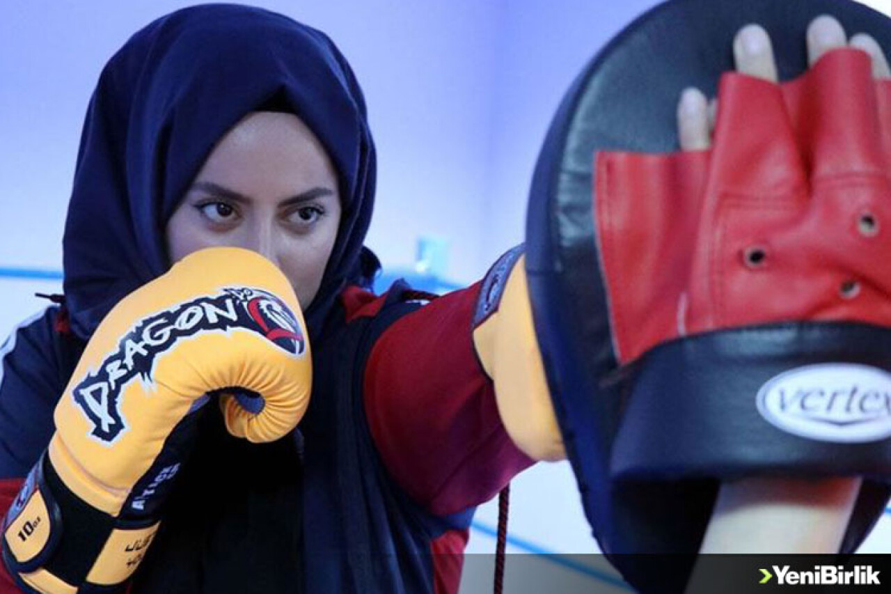 Elazığlı kadınlar kick boks yaparak hem korunmayı öğreniyor hem de stres atıyor