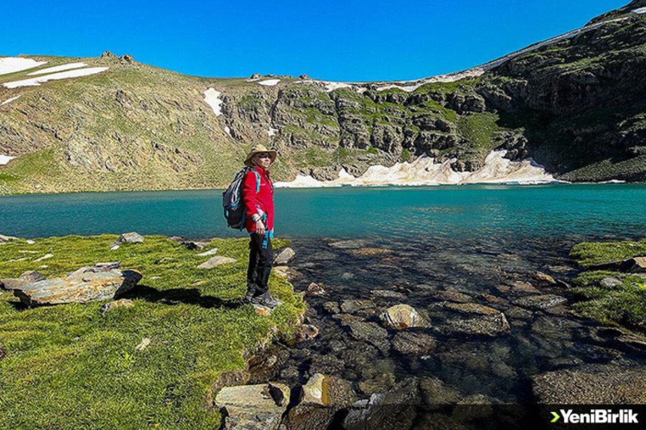 Van'da doğaseverler Norduz Yaylası ve Çalyan Gölü çevresini gezdi