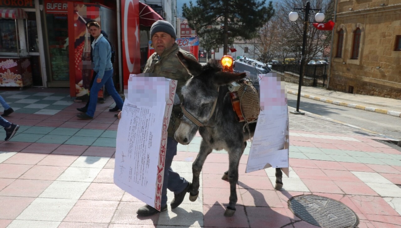 Çiftçiden Eşekli Eylem