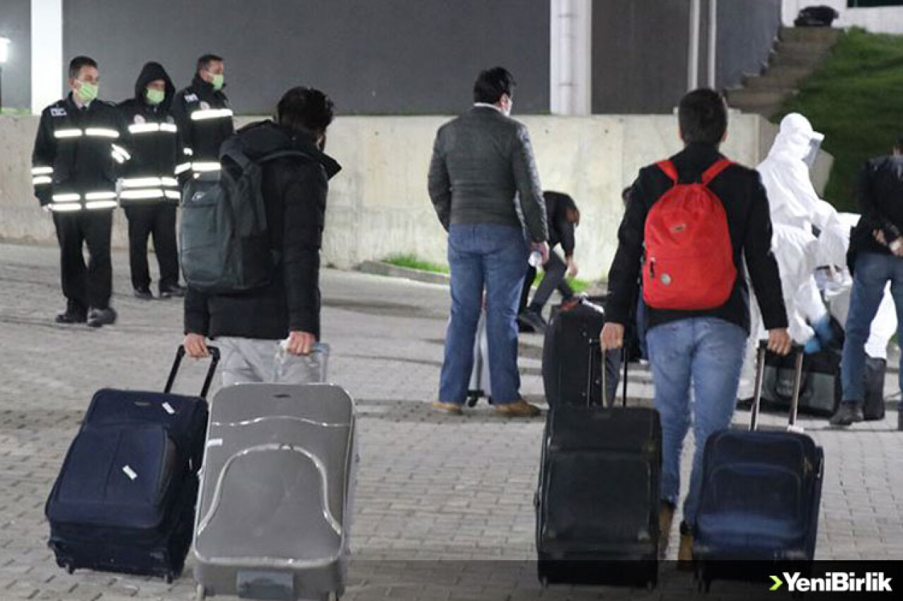 Sırbistan'dan getirilen 94 Türk vatandaşı Kütahya'daki yurtlara yerleştirildi