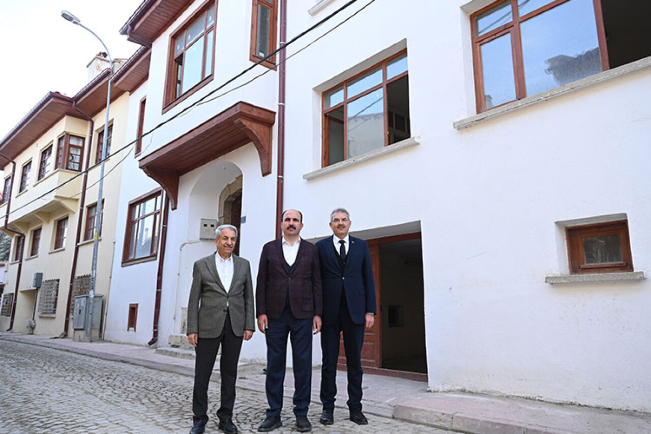 "TARIK BUĞRA'NIN HATIRALARINI AKŞEHİR'DEKİ EVİNDE YAŞATACAĞIZ"