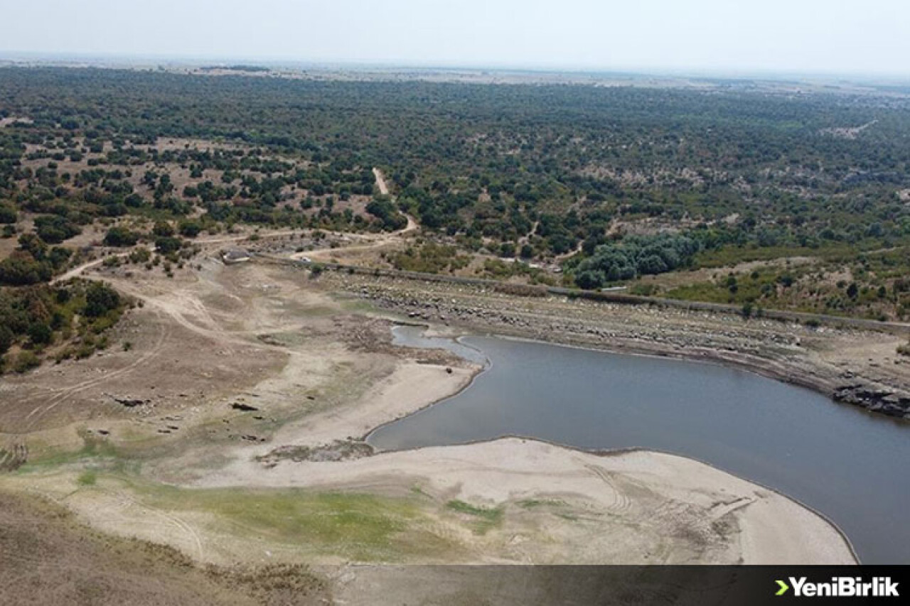 Edirne'de 6 bin dönümü sulayan gölet kuraklık nedeniyle dip seviyeyi gördü