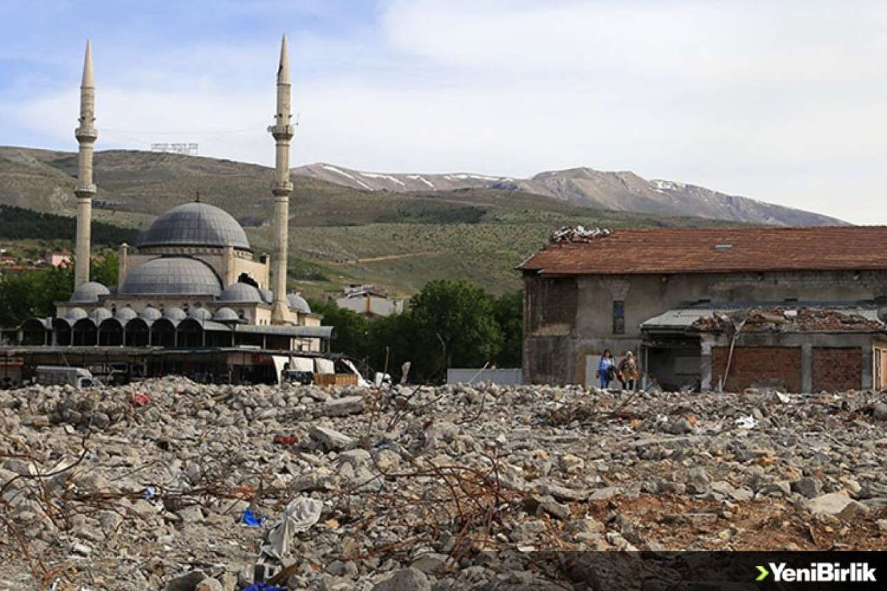 Depremin vurduğu Malatya'da "ticaretin kalbi" yeniden inşa edilecek