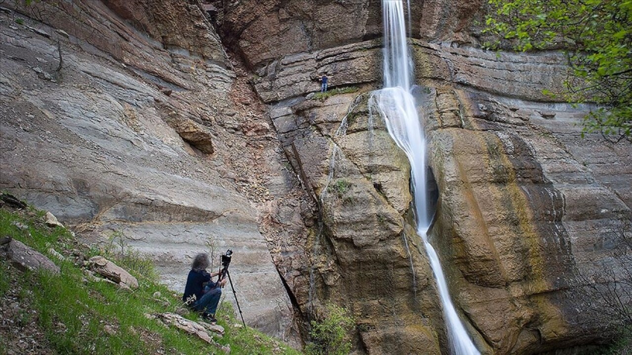 Tunceli'deki doğa harikası 'Çırtan Şelalesi' ilkbaharda bir başka güzel