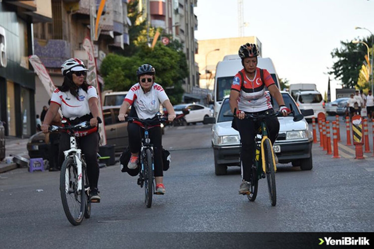 Bisiklet tutkunu 3 kadın, farkındalık için Güneydoğu turunda pedal çeviriyor