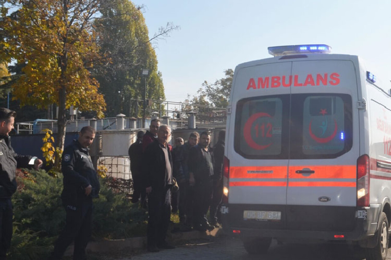 Amasya'da yağ fabrikasının arıtma ünitesinde baygın halde bulunan 6 işçi hastaneye kaldırıldı