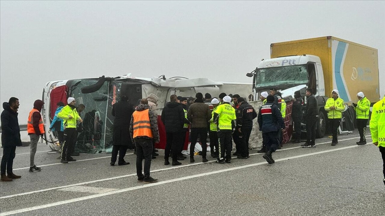 Malatya'da yolcu otobüsü devrildi: 4 ölü, 36 yaralı