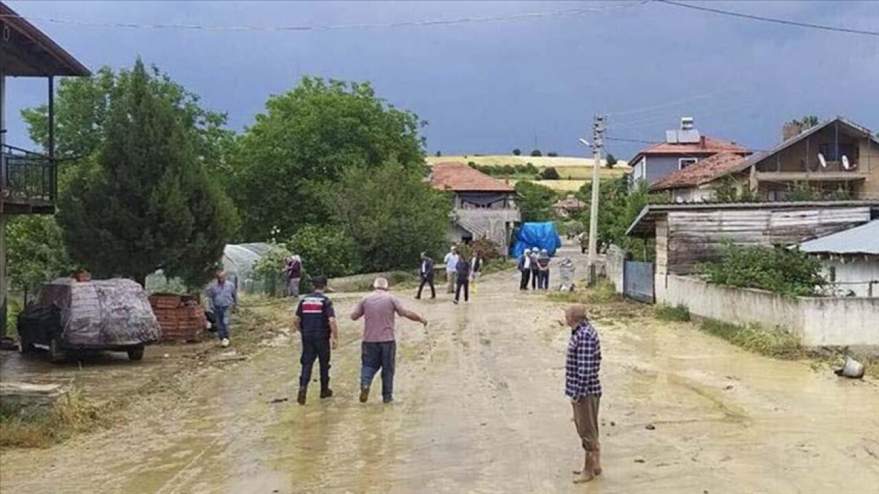 Uşak'ta sağanak etkili oldu