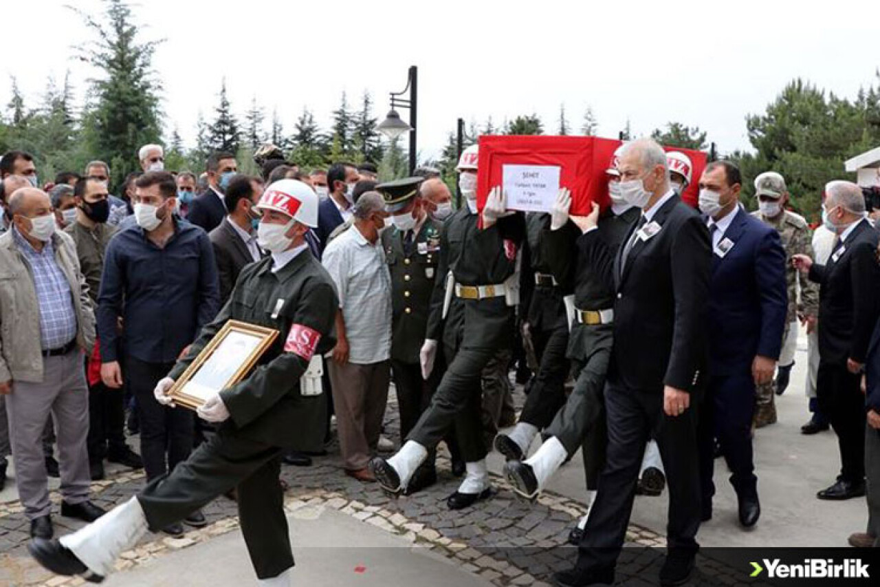 İdlib'de şehit olan Teğmen Canbert Tatar son yolculuğuna uğurlandı