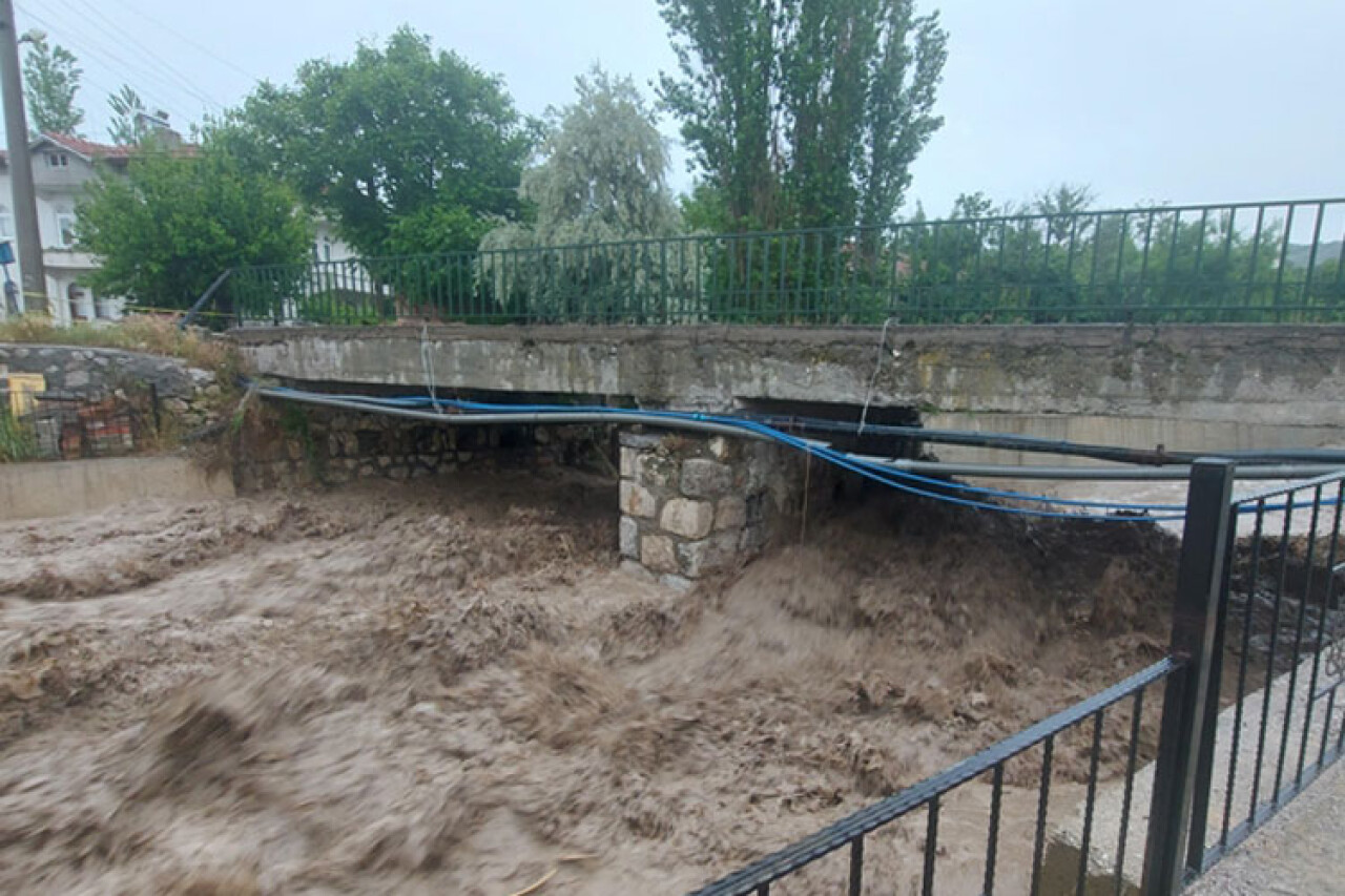 Çorum'un Boğazkale ilçesinde sağanak etkili oldu