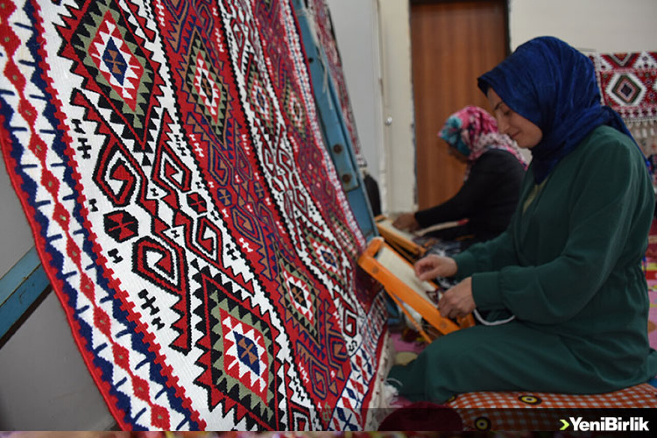 Hakkari kiliminin her motifi ayrı bir anlam taşıyor