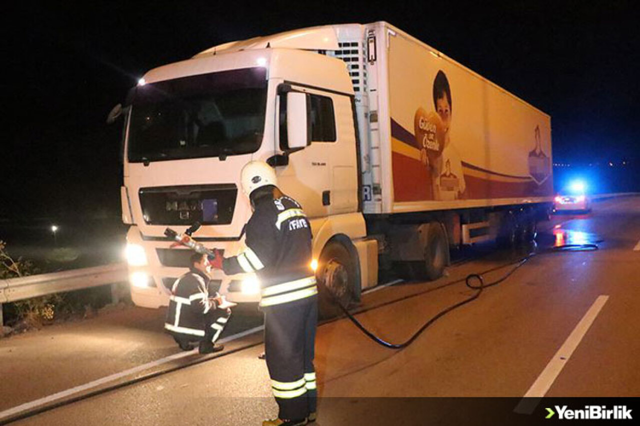 Freni arızalanan tır polis eskortu eşliğinde durduruldu