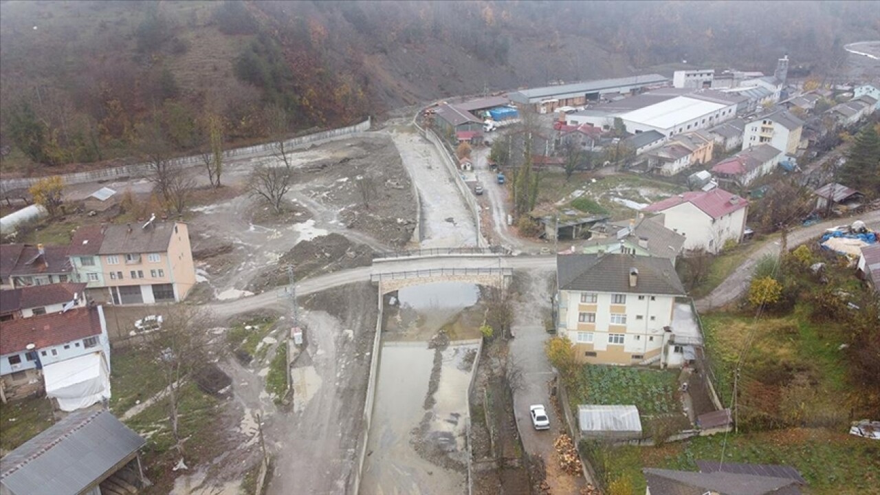 Bartın'da selde yıkılanların yerine yapılan 4 köprü ulaşıma açıldı