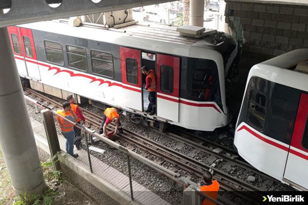 İzmir'de raydan çıkıp peron duvarına çarpan metro vagonundaki 3 kişi yaralandı