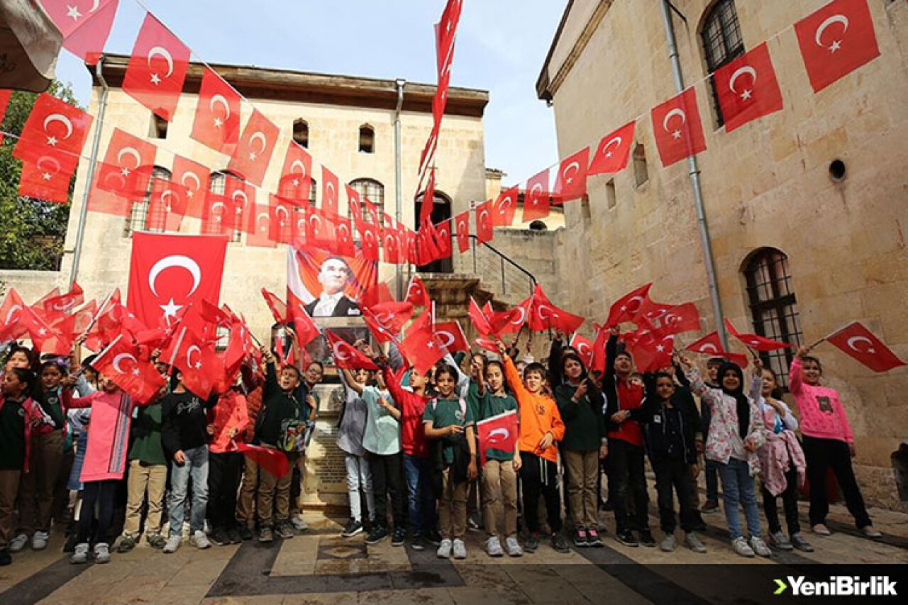 Atatürk'ün nüfusuna kayıtlı olduğu mahallede Cumhuriyet'in 100'üncü yılı kutlanıyor