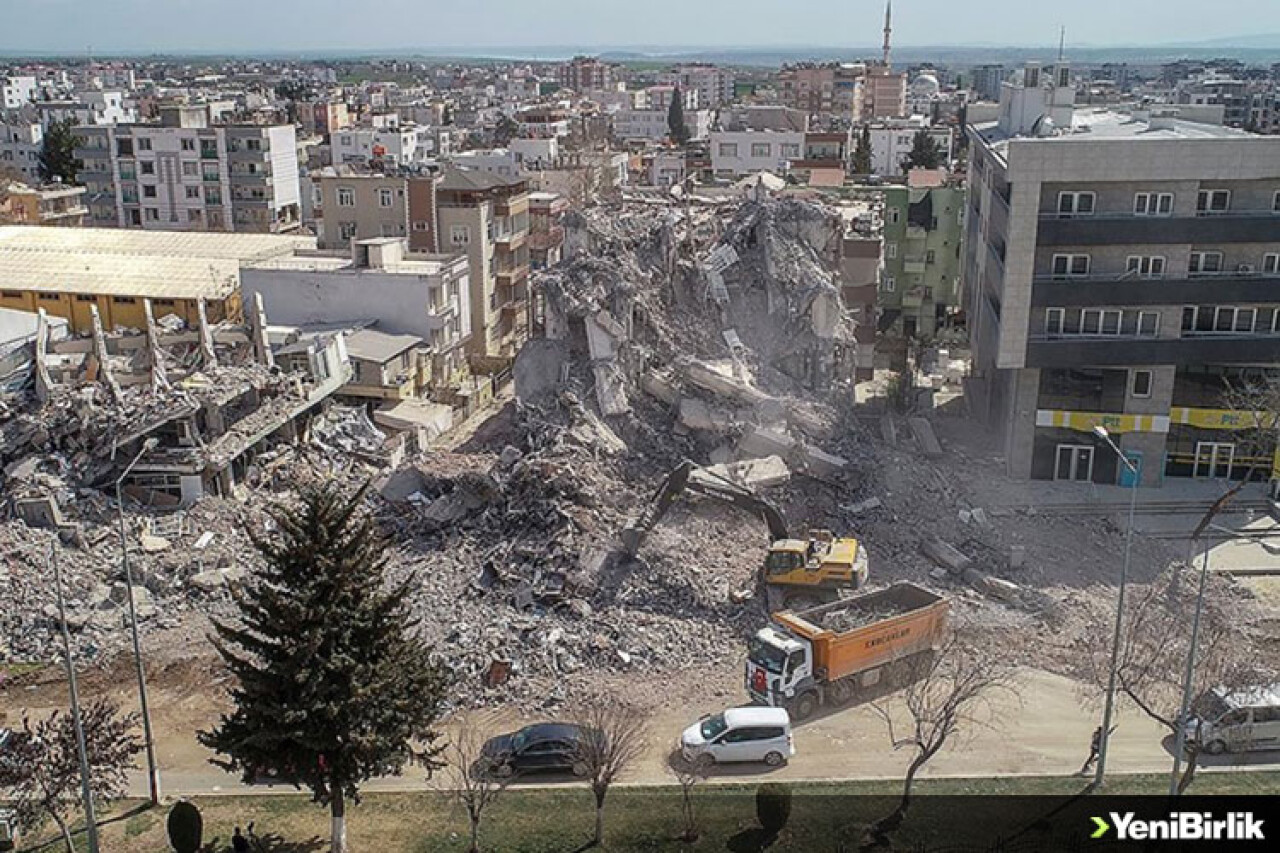 Depremden etkilenen Adıyaman enkazdan arındırılıyor