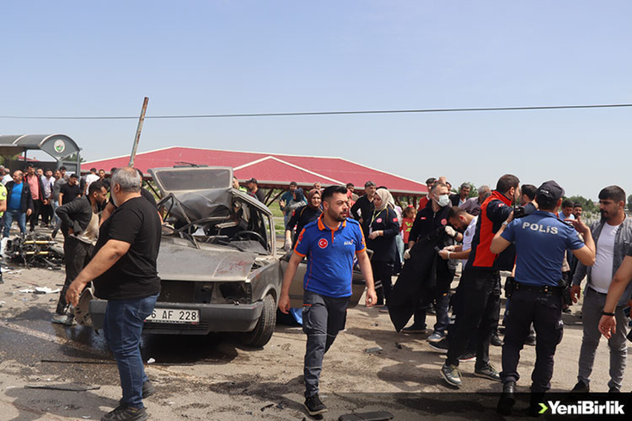 Iğdır'da otomobil ile motosikletin çarpışması sonucu 3 kişi öldü, 2 kişi yaralandı