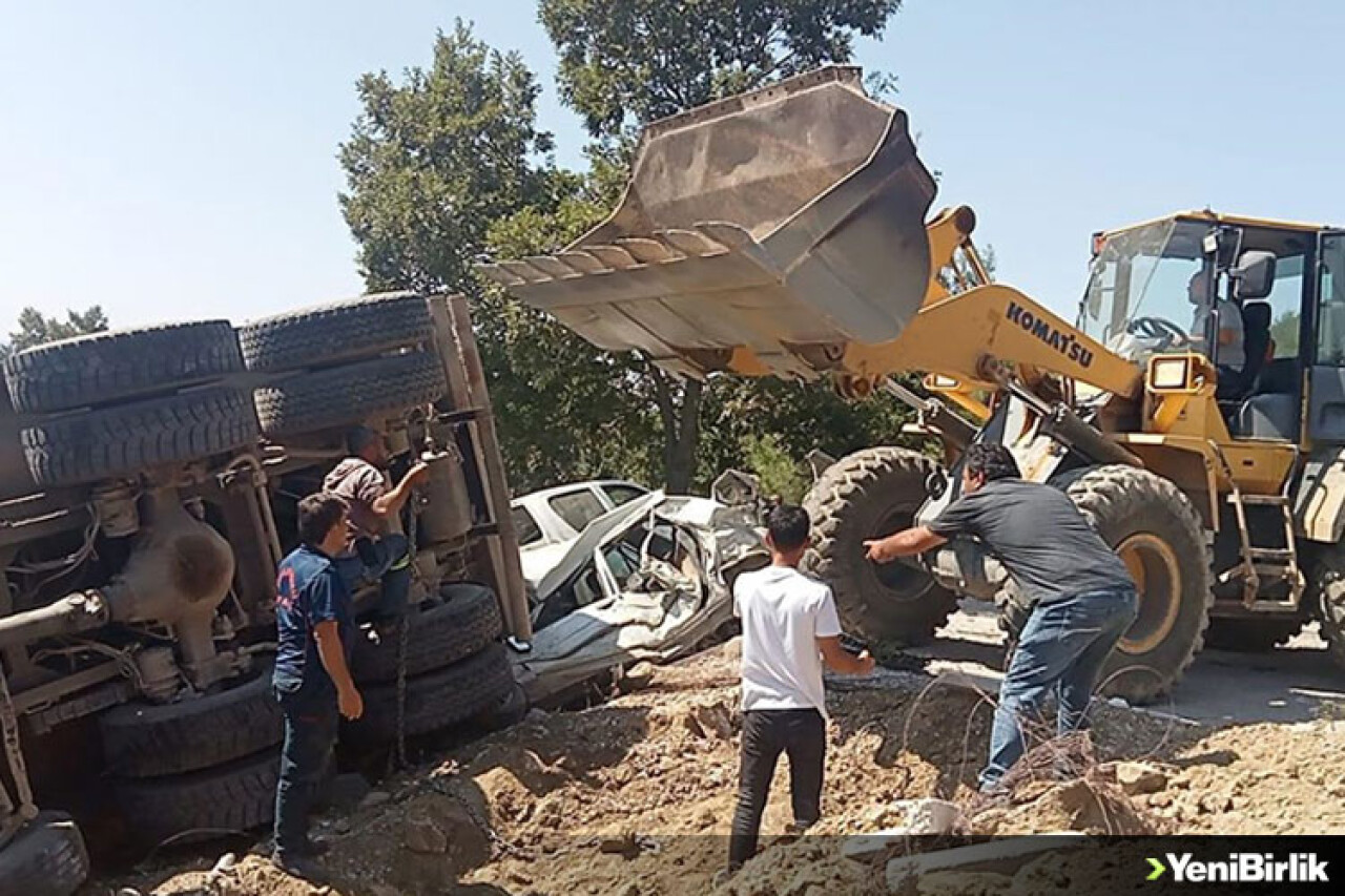 Kahramanmaraş'ta freni boşalan kamyon cenaze için toplanan insanların arasına daldı