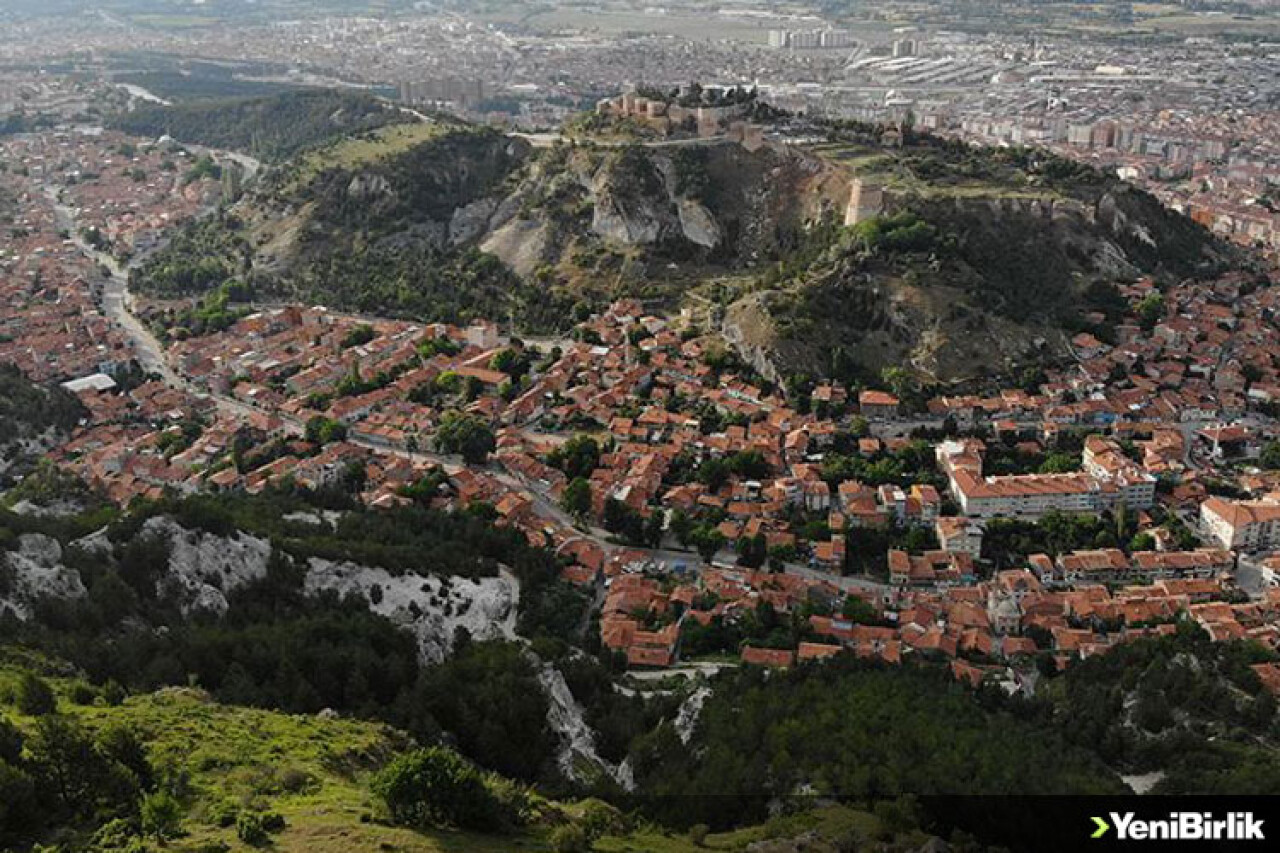 Kurtarma kazısı başlatılan 72 burçlu Kütahya Kalesi'nde 'Frig' kalıntıları aranacak