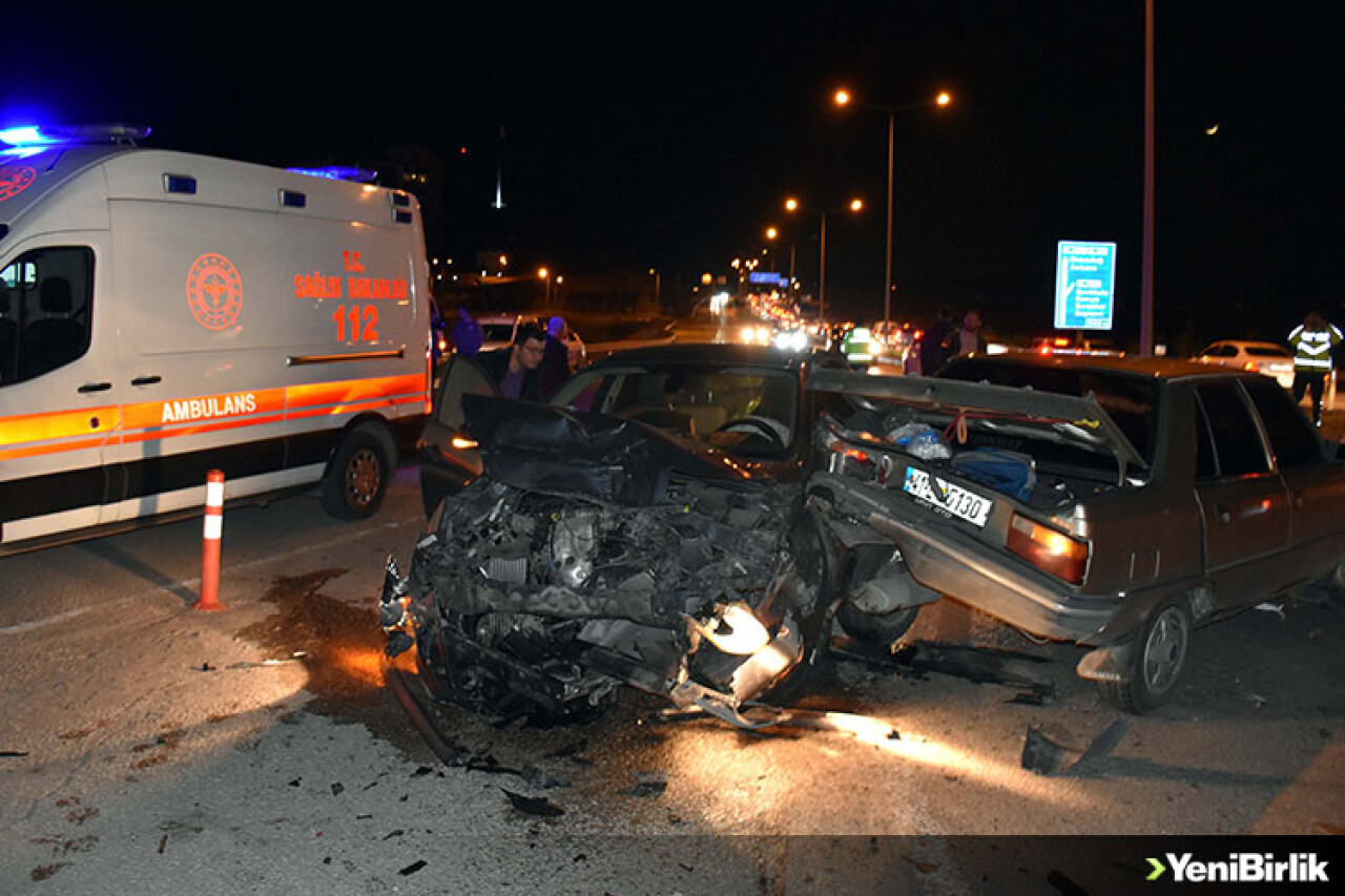 Kırıkkale'de zincirleme trafik kazasında 3 kişi yaralandı