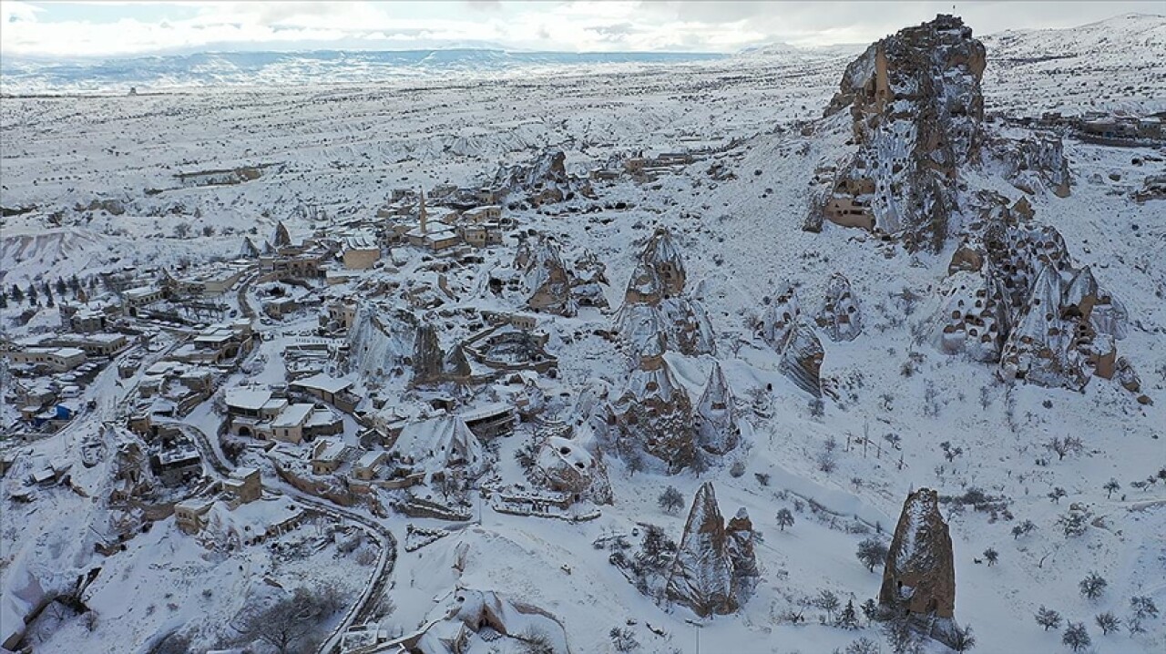 Kapadokya'da balon turları hava koşulları nedeniyle hafta sonuna kadar iptal edildi