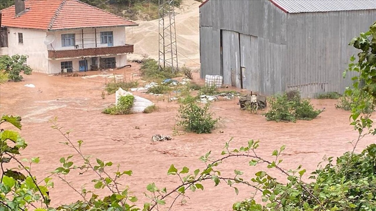 Bartın'da sağanak etkili oldu