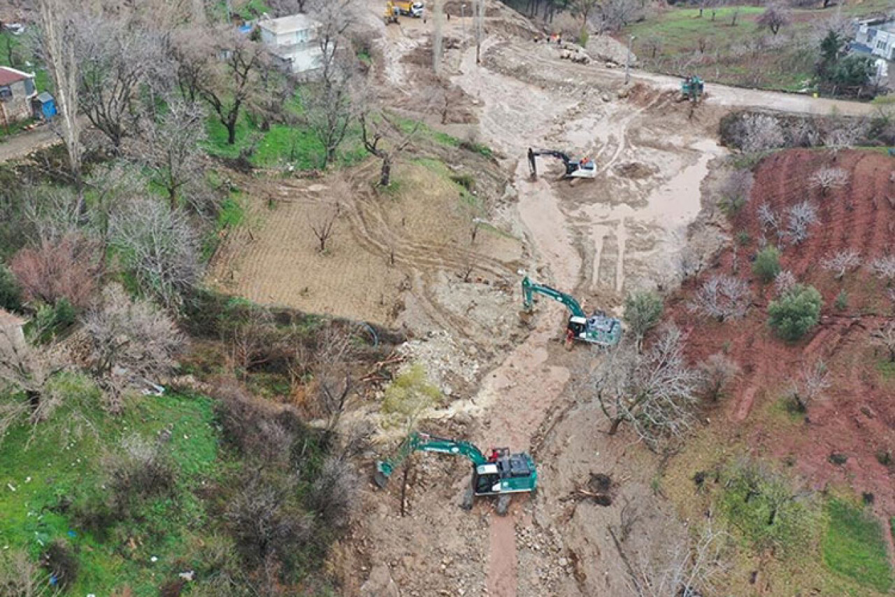 Adıyaman'da selde kaybolan iki kişiye ait bazı eşyalar bulundu