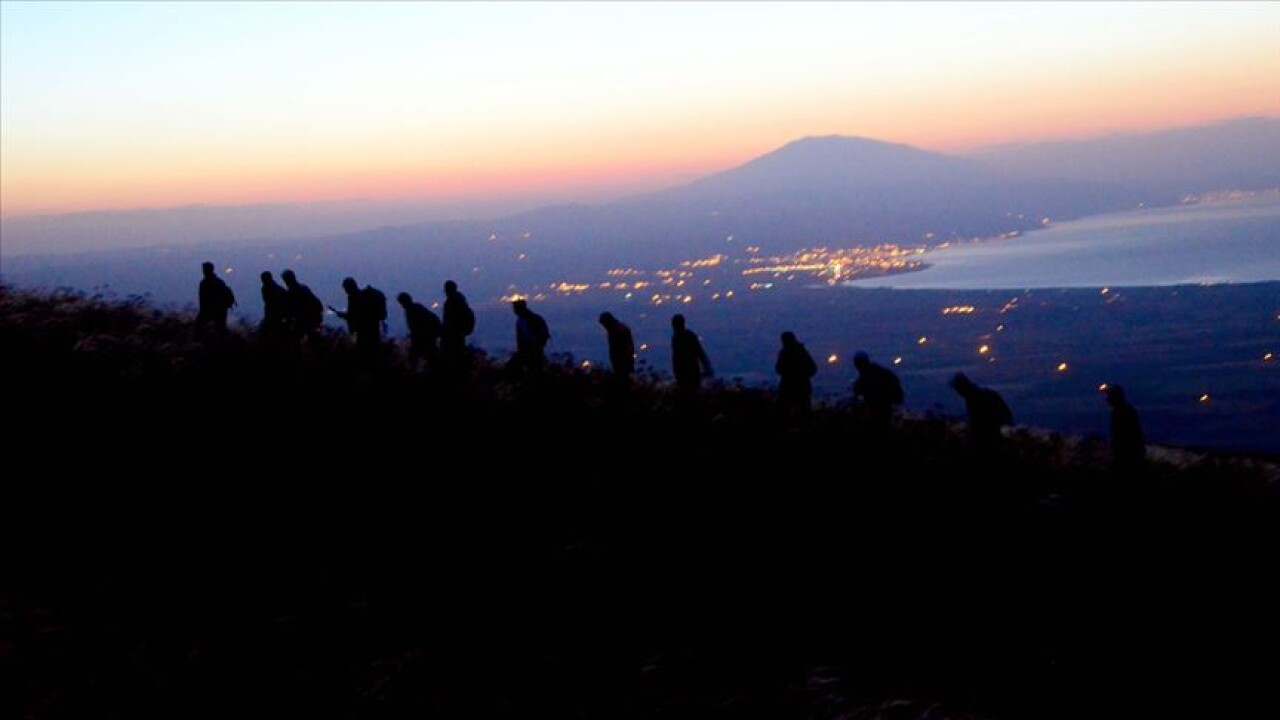 Dağcılar Nemrut'ta zirve yaptı