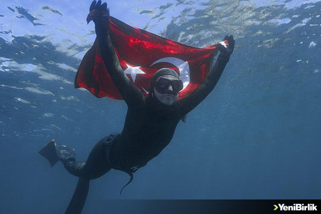 Şahika Ercümen'den Antarktika'da Tarihi Dalış