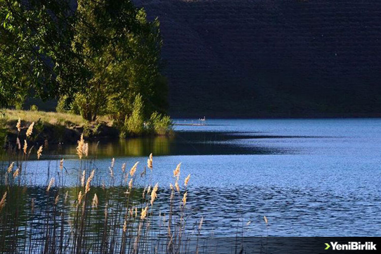 Bitlis'teki Aygır Gölü, bungalov evleri ve kamp alanlarıyla doğaseverleri bekliyor