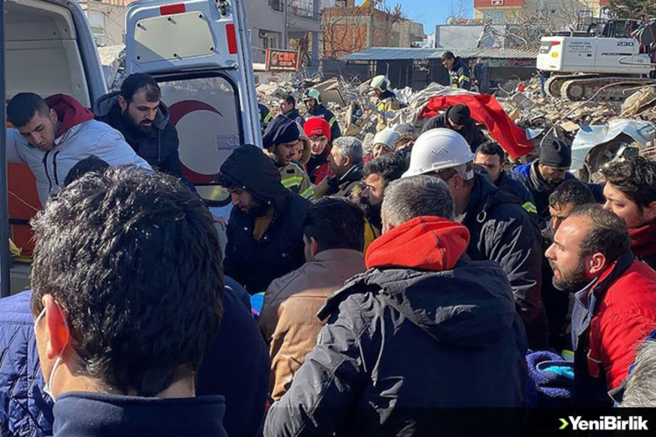 Adıyaman'da enkaz altında kalan anne ve kızı 79 saat sonra kurtarıldı