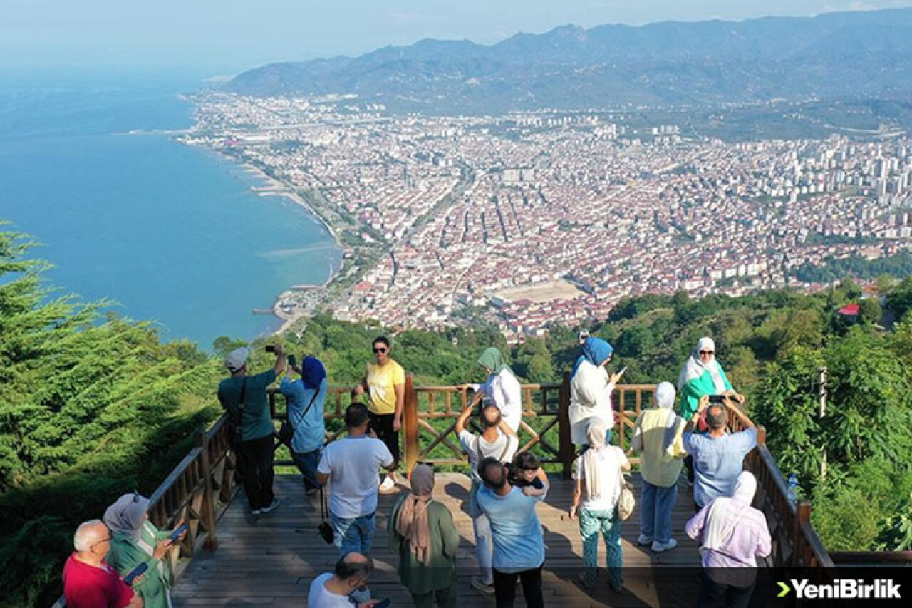 Turistler Boztepe'den manzara izlemeden Ordu'dan ayrılmıyor