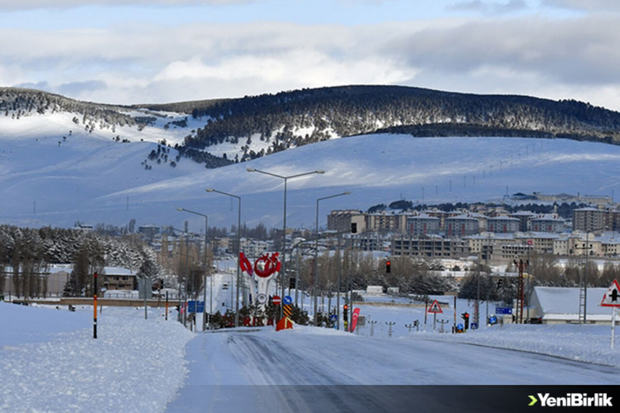 Kars'ta eğitime kar engeli