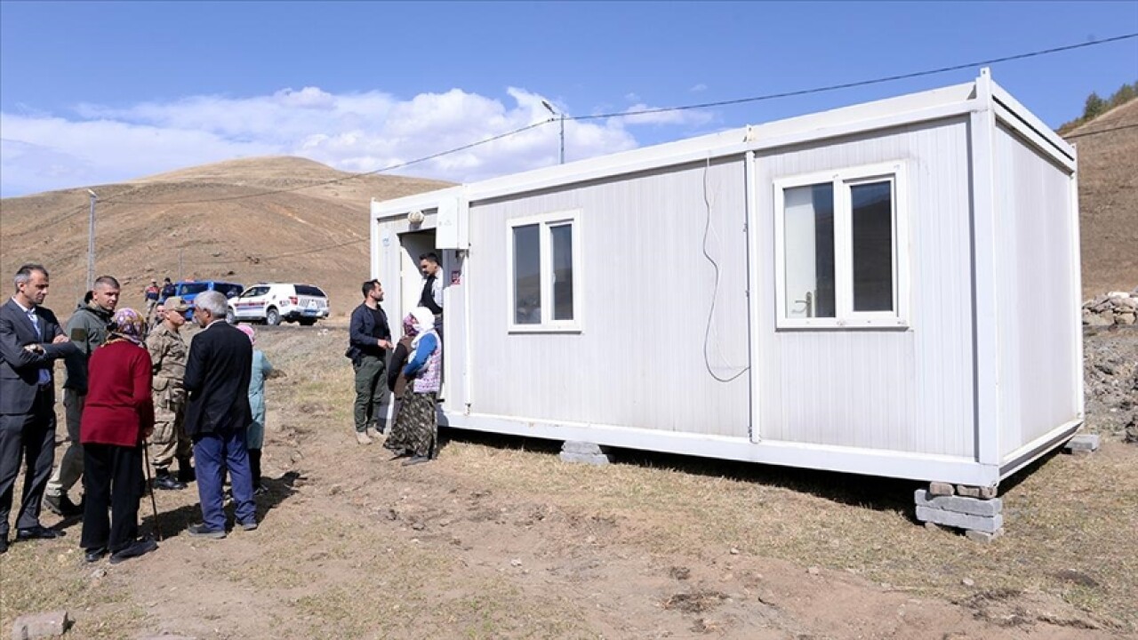 Ardahan'da depremzedeler için konteyner kurulumu başladı