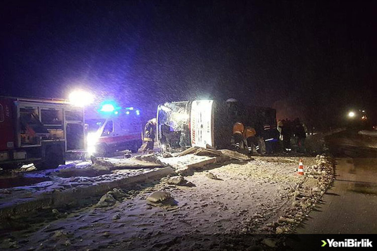 Ankara Ve Kırşehir'de Yolcu Otobüsü Devrildi: 3 Ölü, 40 Yaralı