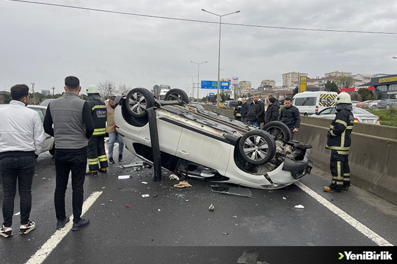 Tekirdağ'da çarpışan iki otomobilin sürücüleri yaralandı