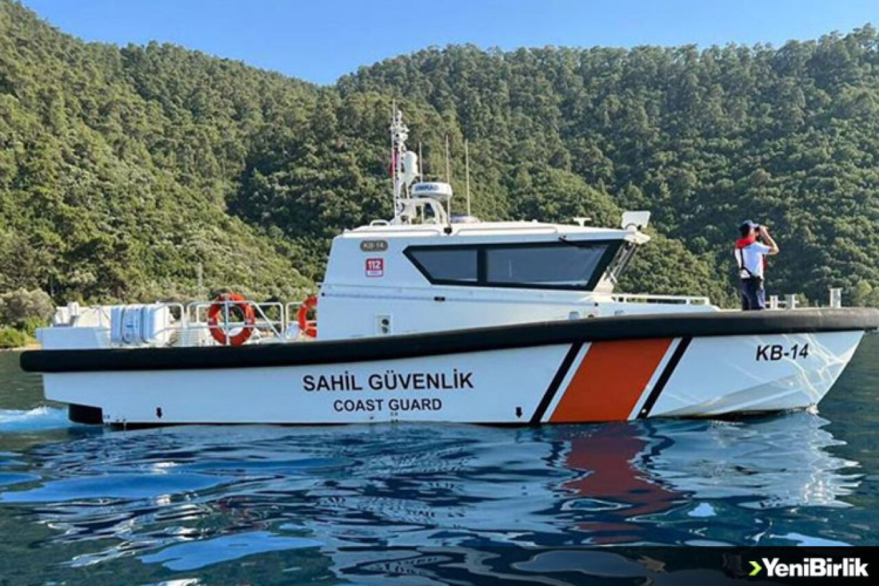 Muğla'da sahil güvenlik ekipleri orman yangınlarına karşı denizden devriye görevi yapıyor